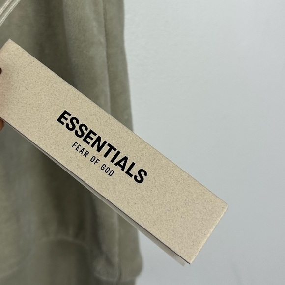 Fear of God Essentials Women's Sage Green Velour Sleeveless Polo Sweatshirt Sz M - Picture 6 of 11